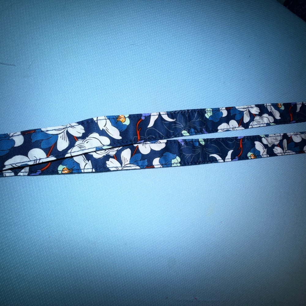 Vera Bradley Wide Lanyard NEW Floral Bursts Navy Blue